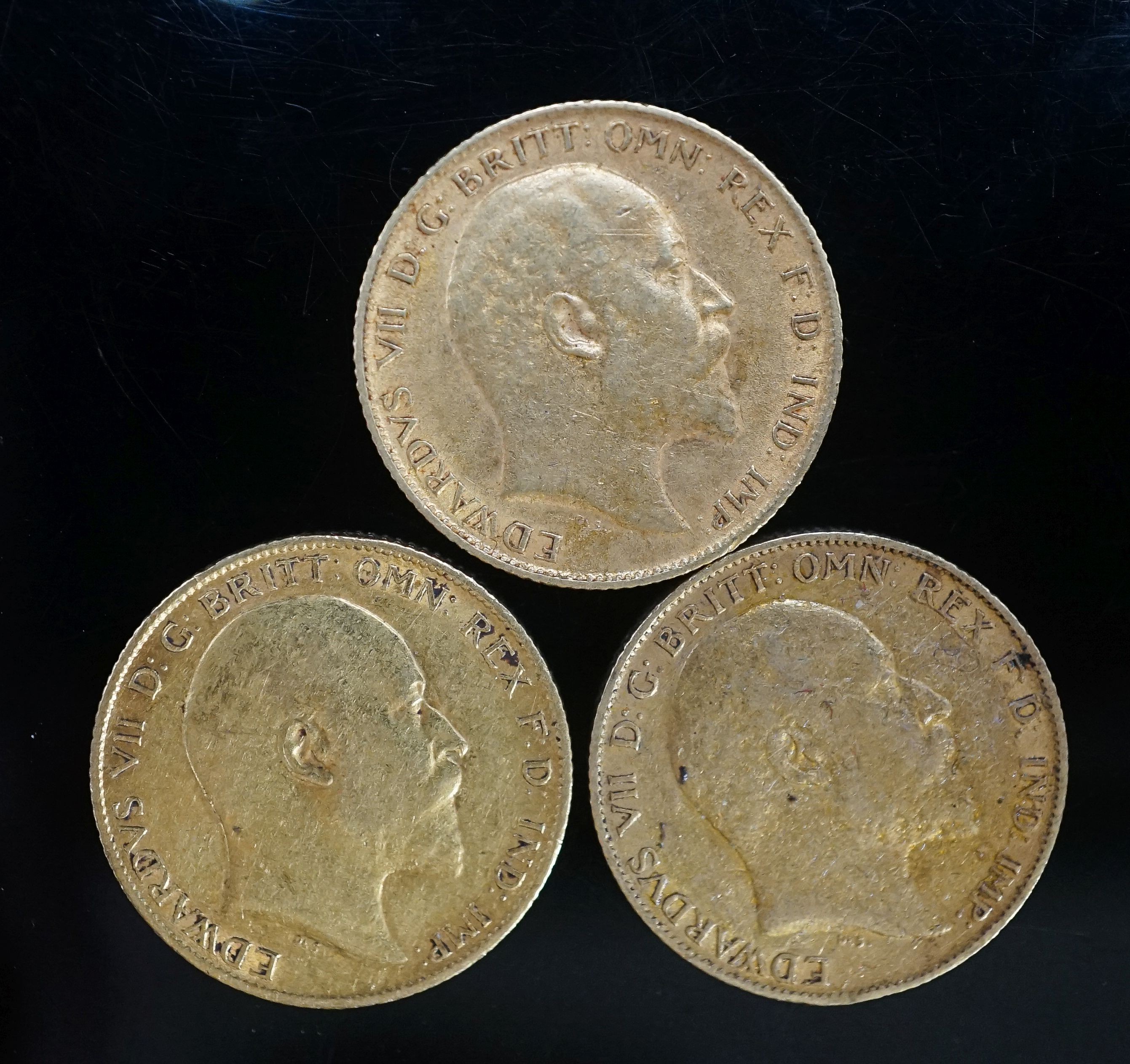 Three Edward VII gold half sovereigns, 1906/7 & 8.